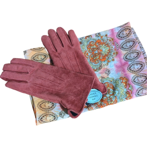 🌟Host Pick🌟Scarf and Genuine Leather Gloves - Picture 2 of 5